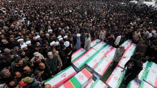 לפיד: "תקיפת בית הספר לבנות באיראן - טעות טרגית נוראית"